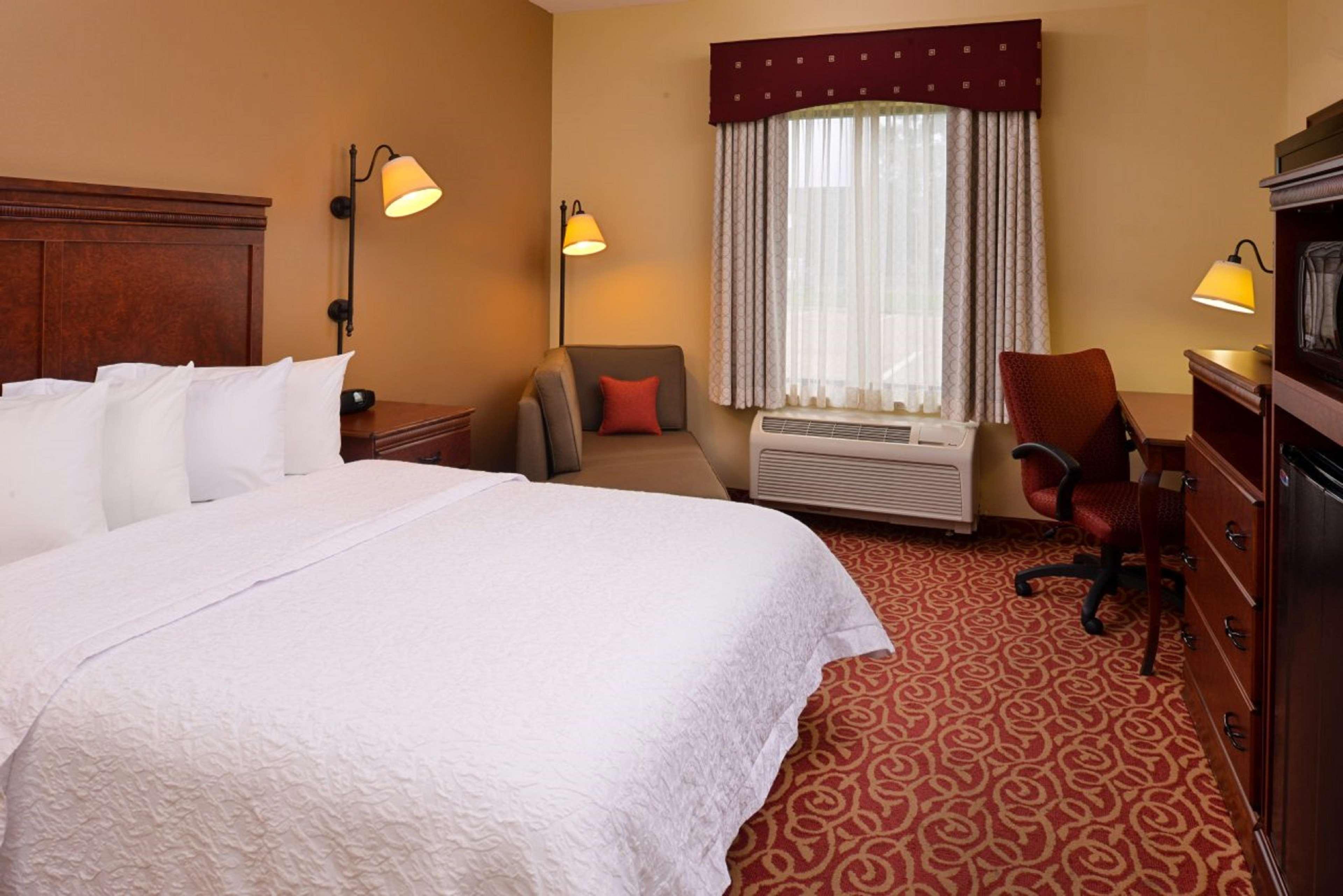 Hampton By Hilton Lincoln Hotel Exterior photo