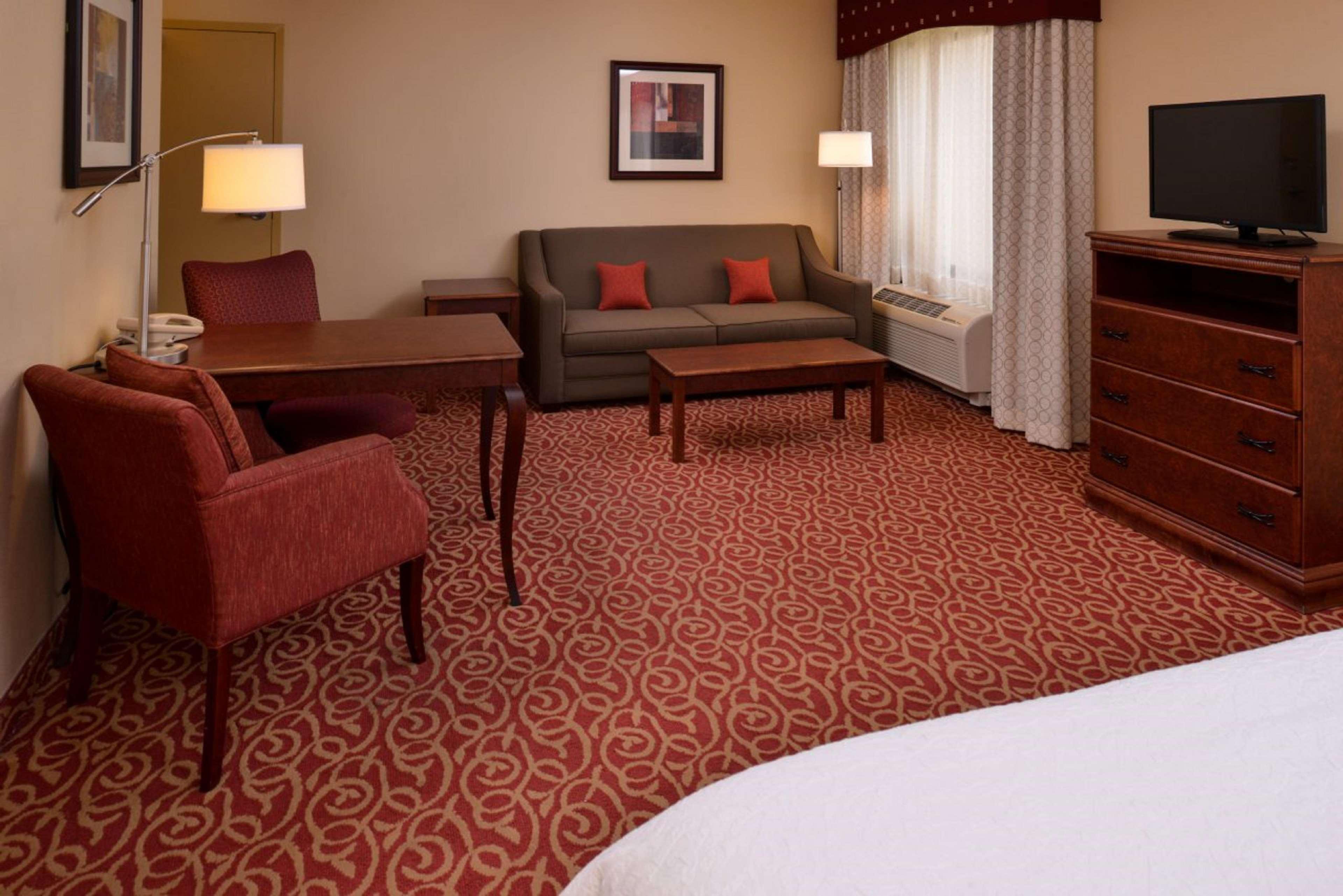 Hampton By Hilton Lincoln Hotel Exterior photo